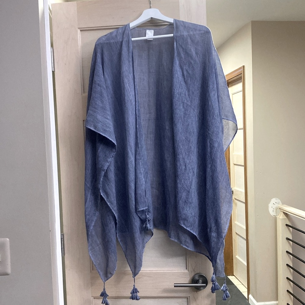 Francesca’s - Blue Kimono Cardigan - OS - Woven pattern w/ tassels - worn once